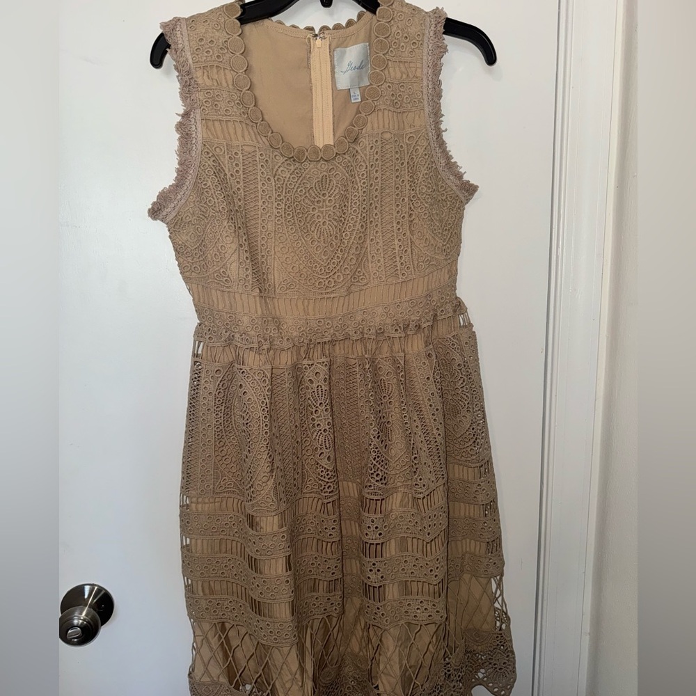 Geode Elegant Tan Lace Dress. Large